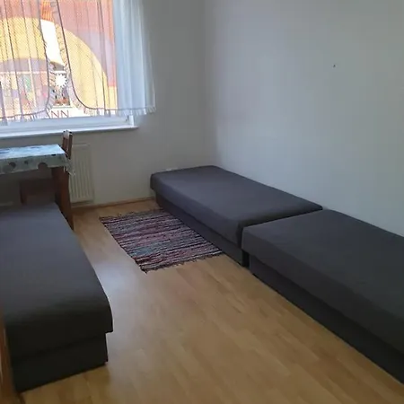 Comfort Space - City Center At The Lake Hostal